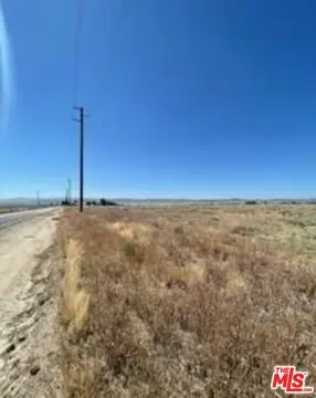 Land in Lancaster, California