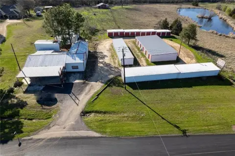 Paris Retail/Warehouse Opportunity For Sale