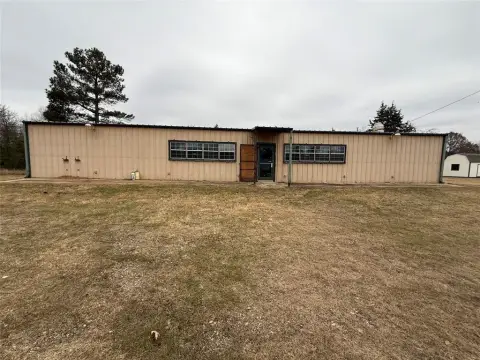 Commercial Property Near Pat Mayes Lake