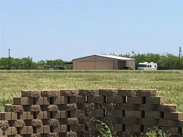 Land in Fly-in Community