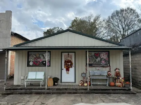 Charming Retail Space in Newton