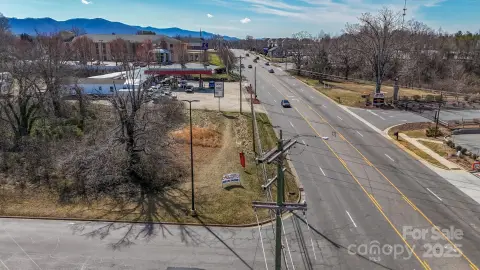 Commercial Lot in Prime Location