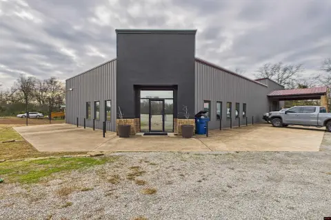Flippin Commercial Building For Sale