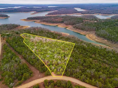 8.4 Acres in Oakland, AR