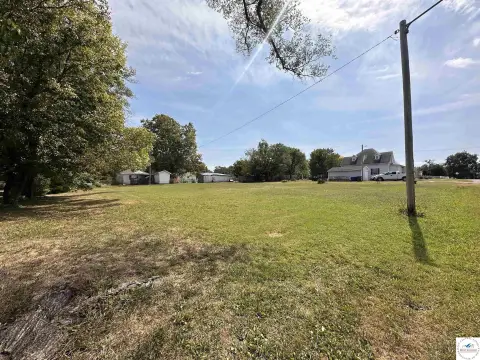 Vacant Lot Near Housel Park