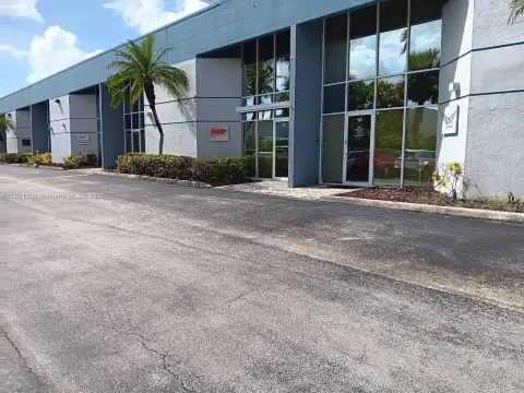 Versatile Flex Space in Miami