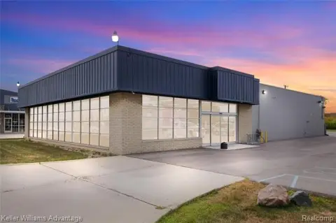 Woodhaven Retail Building For Sale