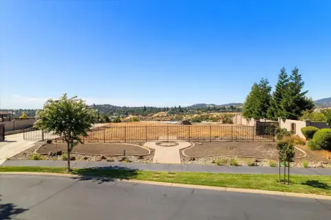 Premier View Lot in Redding