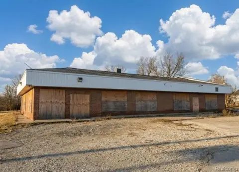 Commercial Building on Martin Luther King