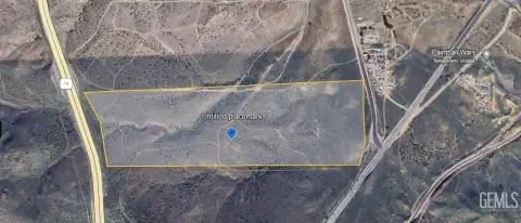 Palmdale Land at Highway Intersection