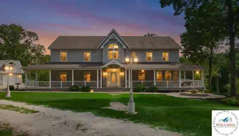 Secluded Estate on 41 Acres