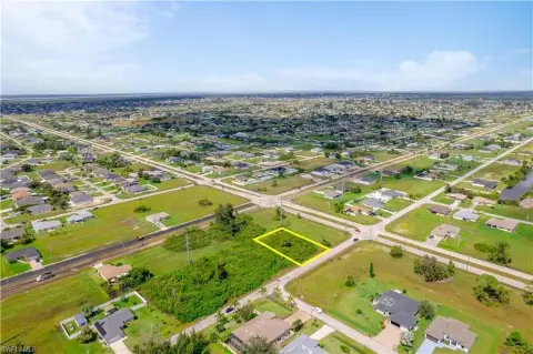 Commercial Land in Cape Coral