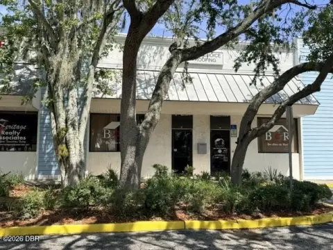 Signalized-Corner Office Unit