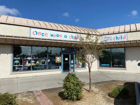 Retail End Cap Space Available