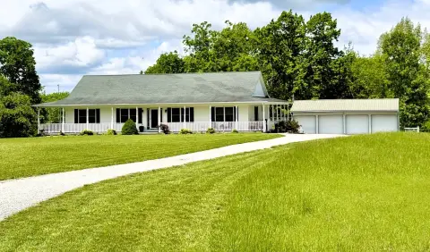 Willisburg Farm/Estate with Custom Ranch