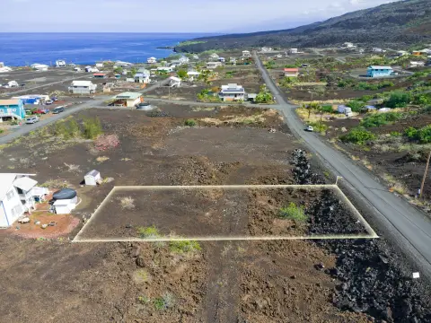 Land in Captain Cook, HI