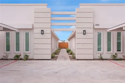 Weslaco Fourplex: Fully Leased Investment