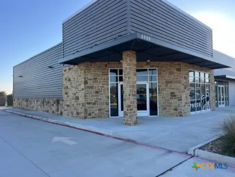 Retail Space with Included Equipment