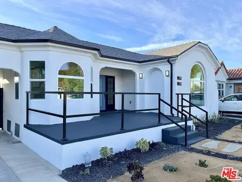Renovated Duplex in West Adams
