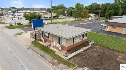 High-Visibility Commercial Building in Sedalia
