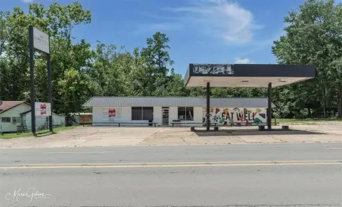 Versatile Retail Space in Cotton Valley