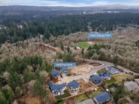 Residential Land in Lake Oswego