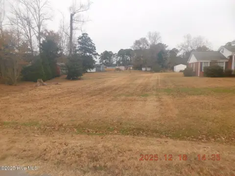 Buildable Lot in Desirable Neighborhood