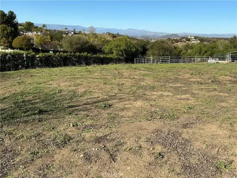 Newbury Park 1.28-Acre Flat Lot