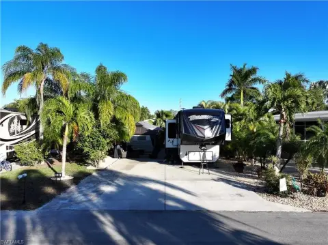 Updated Lot in Cypress Woods