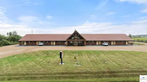 Highway 65 Lodge-Style Motel