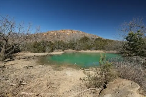 320 Acres Ranch with Lake Views