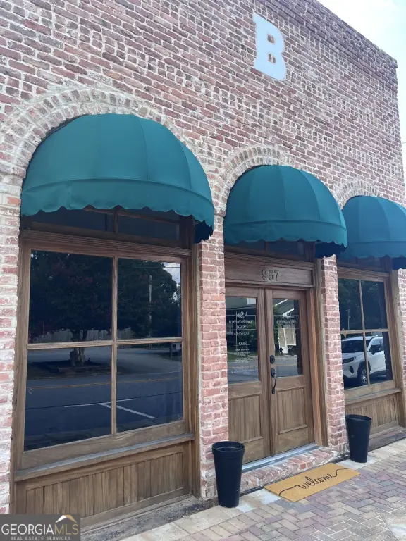 957 Conn, Brooks, GA 30205