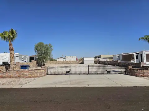 Yuma RV Lot with Hookups