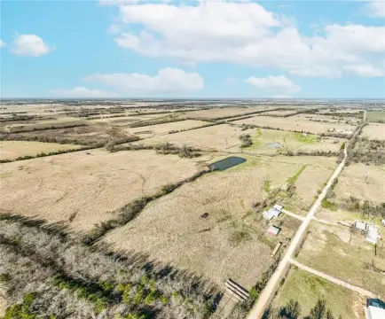 Unrestricted Land in Brookston, Texas