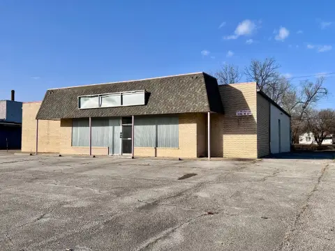 Versatile Commercial Building in Coffeyville