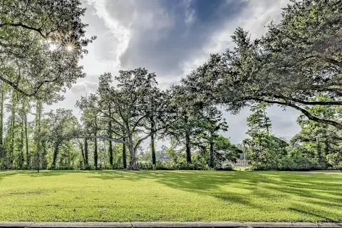Residential Land Near Barrios Park