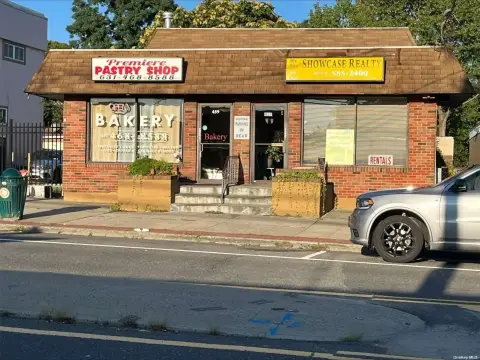 Ronkonkoma Mixed-Use Building For Sale