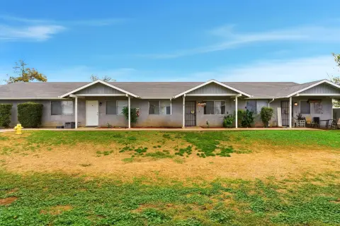 Visalia Triplex with Garage