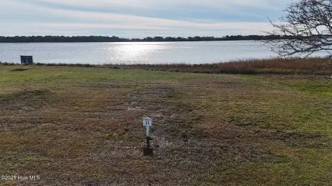 Waterfront Homesite in Holly Ridge