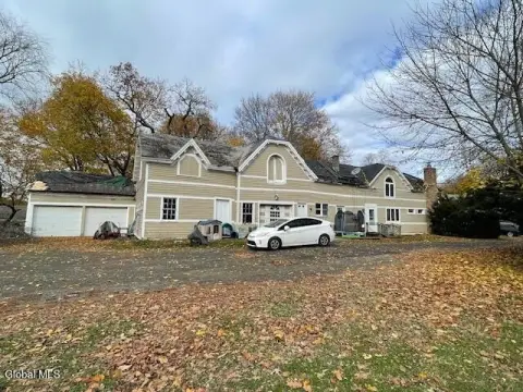 Duplex with Garage Space