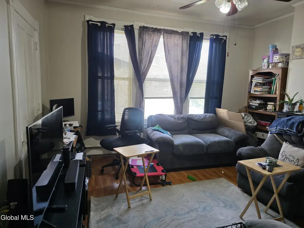 Picture 9