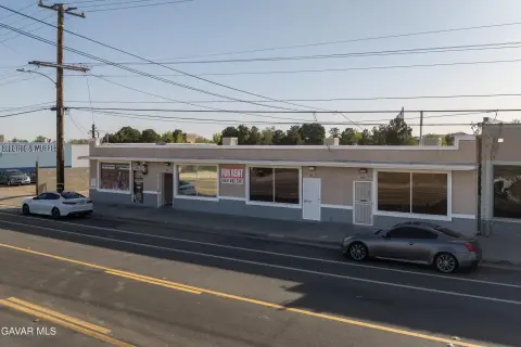 Mixed-Use Four-Unit Retail Office