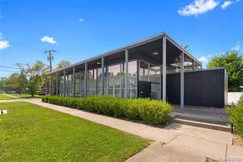 Detroit Commercial Property on Kelly