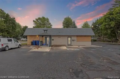 Mt. Clemens Commercial Suite