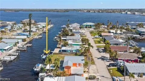 Waterfront Dock-and-Lift Building Lot