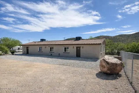 New Duplex Near I-10