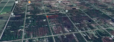 Residential Land in Desirable Naples