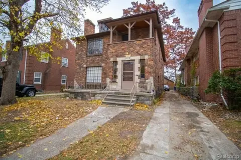 Detroit Income Property with Balcony