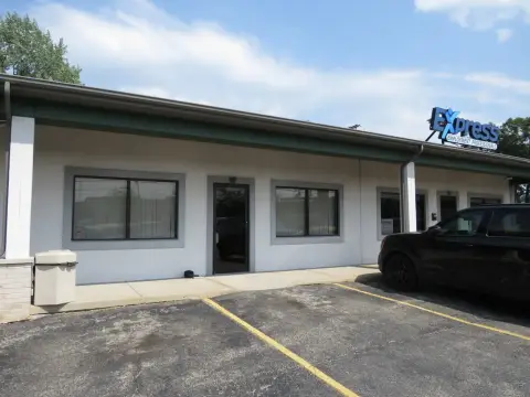 Retail Space in Morris, IL