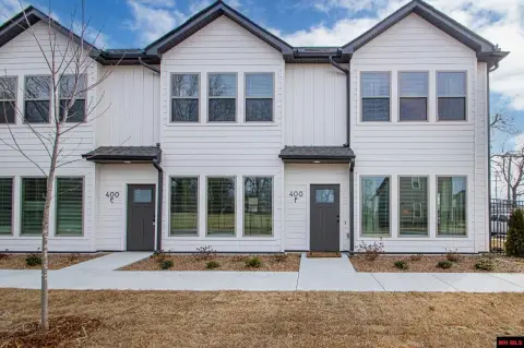 New 5-Unit Townhome Complex